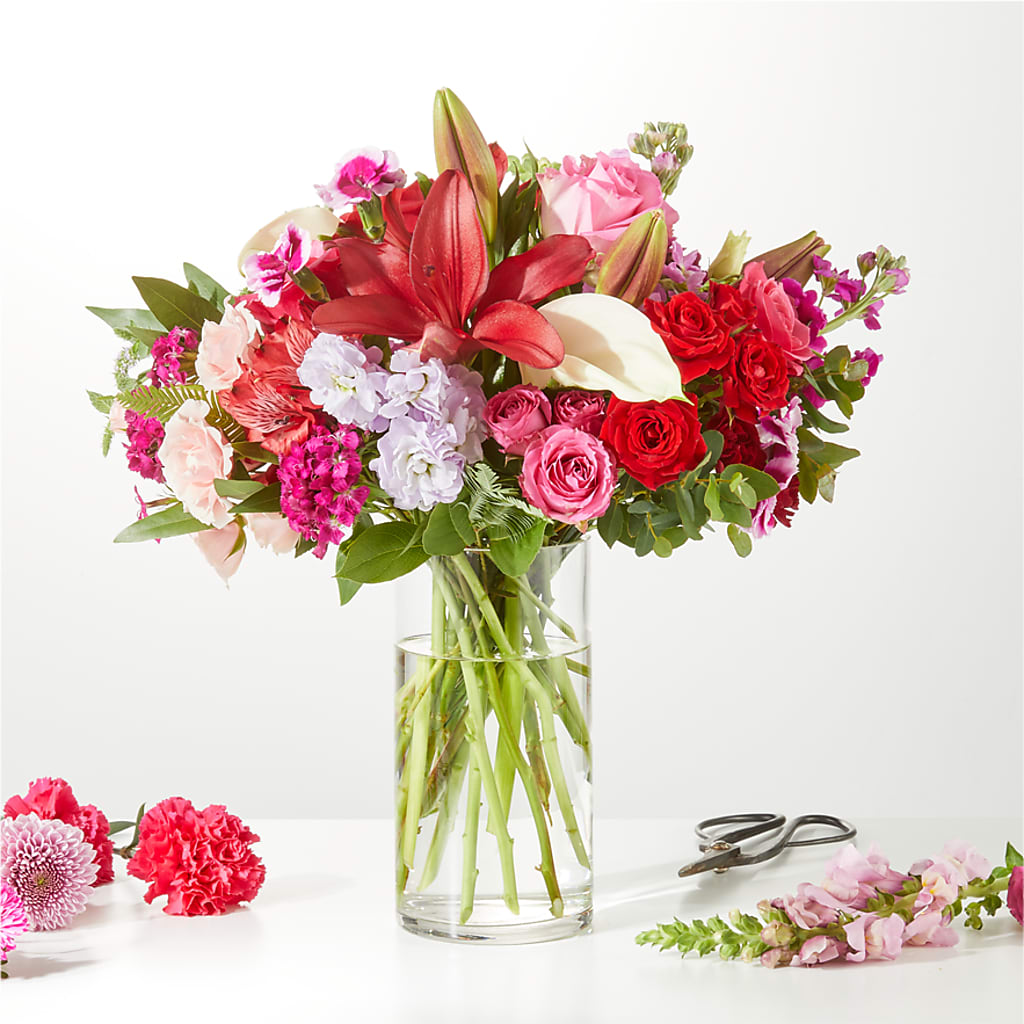 Swooning Over You - A Luxury Florist Original – Oliverios Florist, Bridgeport WV