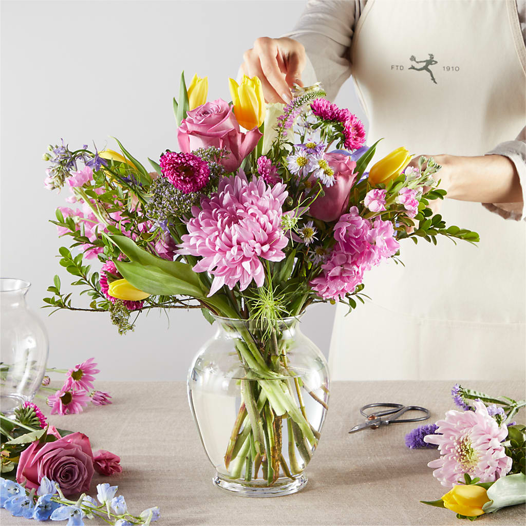 Pastel Tradition - A Florist Original – Oliverios Florist, Bridgeport WV