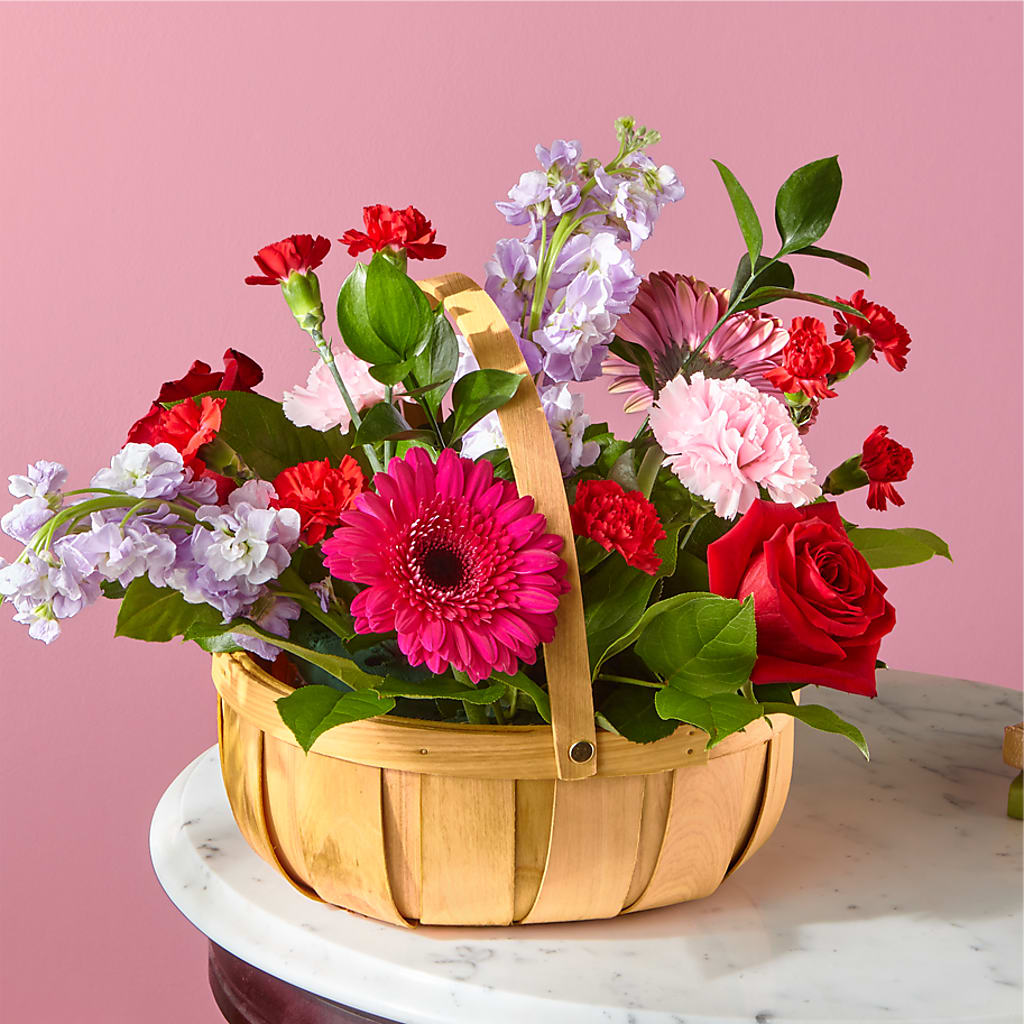 Pink Picnic Basket – Oliverios Florist, Bridgeport WV