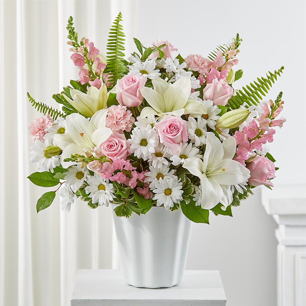 Soft Touch Tabletop Basket – Oliverios Florist, Bridgeport WV