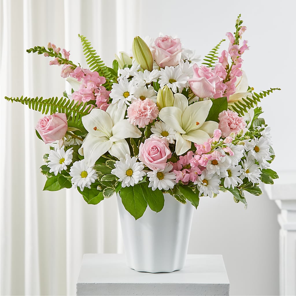 Soft Touch Tabletop Basket – Oliverios Florist, Bridgeport WV