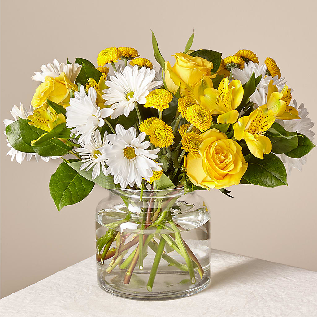 Sunny Sentiments Bouquet – Oliverios Florist, Bridgeport WV