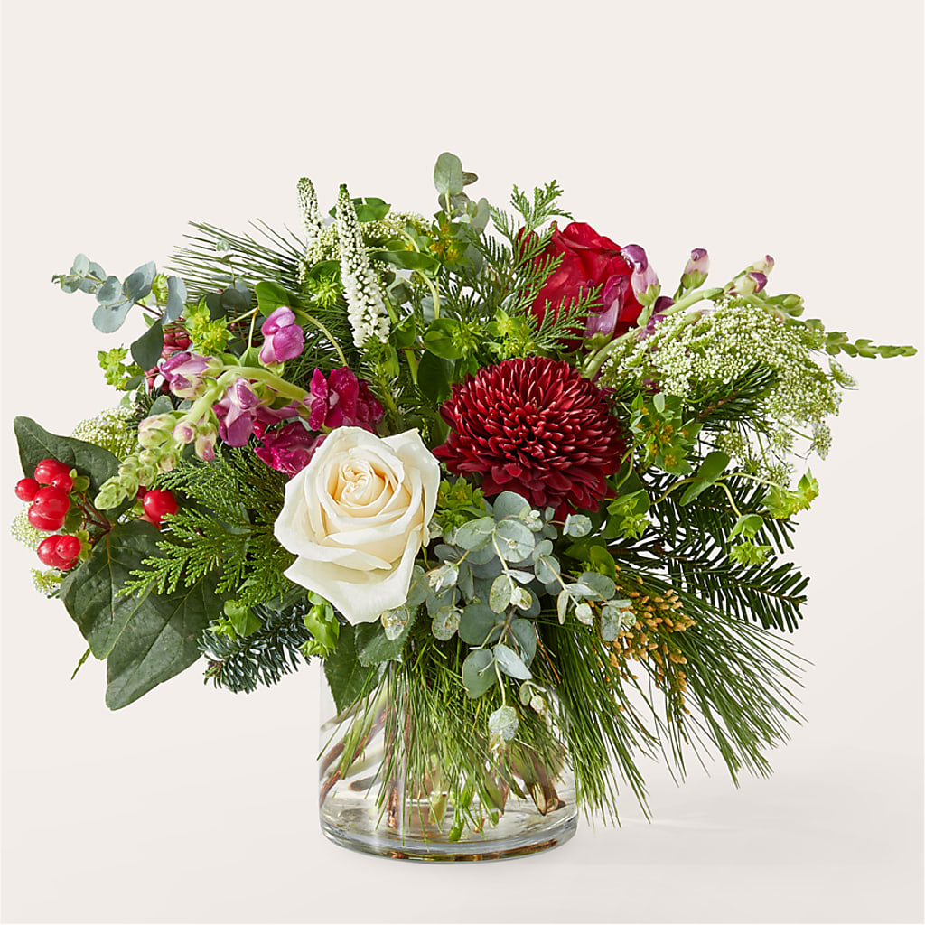 Cranberry Fizz Bouquet – Oliverios Florist, Bridgeport WV