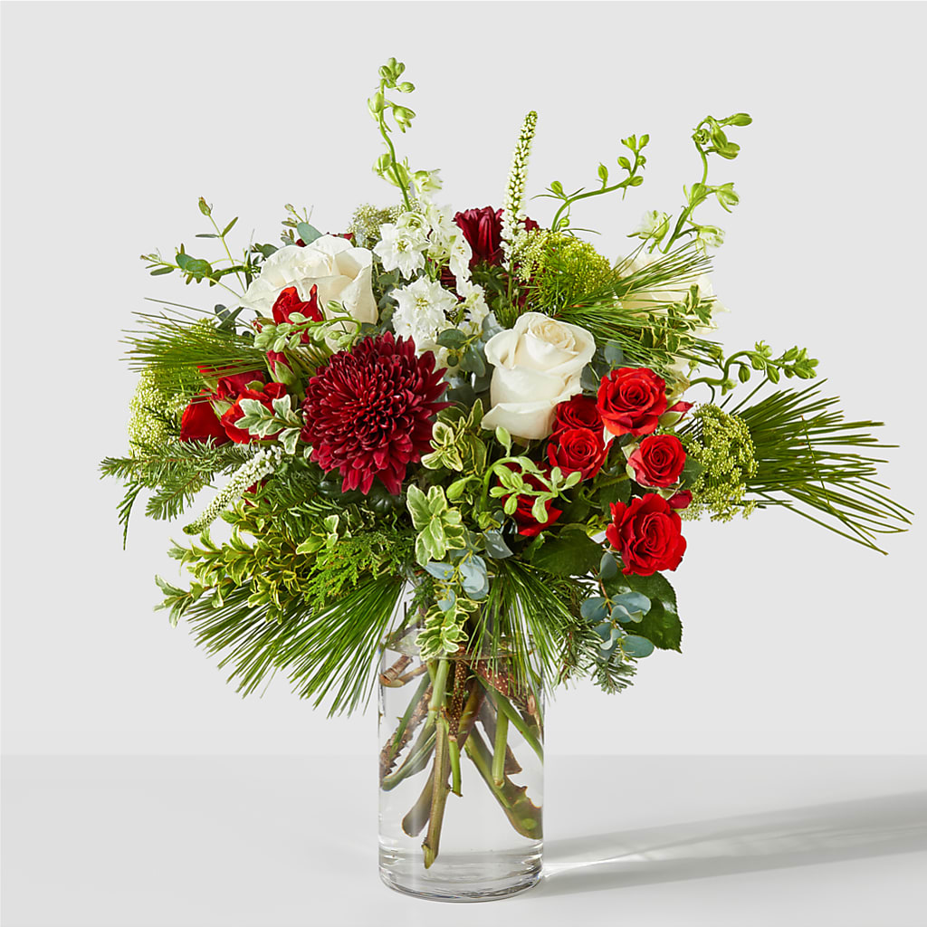 Favorite Traditions Bouquet – Oliverios Florist, Bridgeport WV