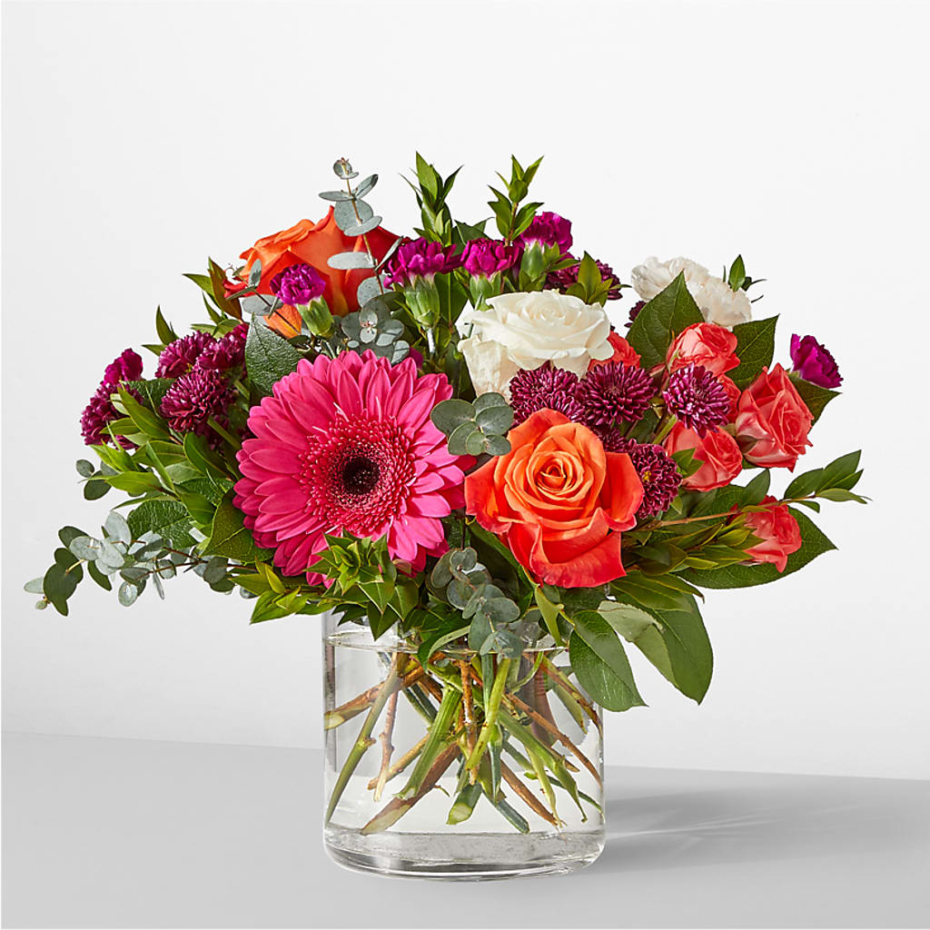 Smell the Roses Bouquet – Oliverios Florist, Bridgeport WV