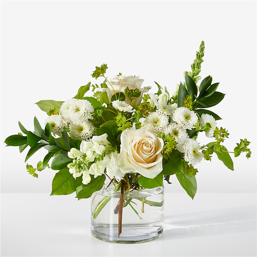 Hint of Vanilla Bouquet – Oliverios Florist, Bridgeport WV