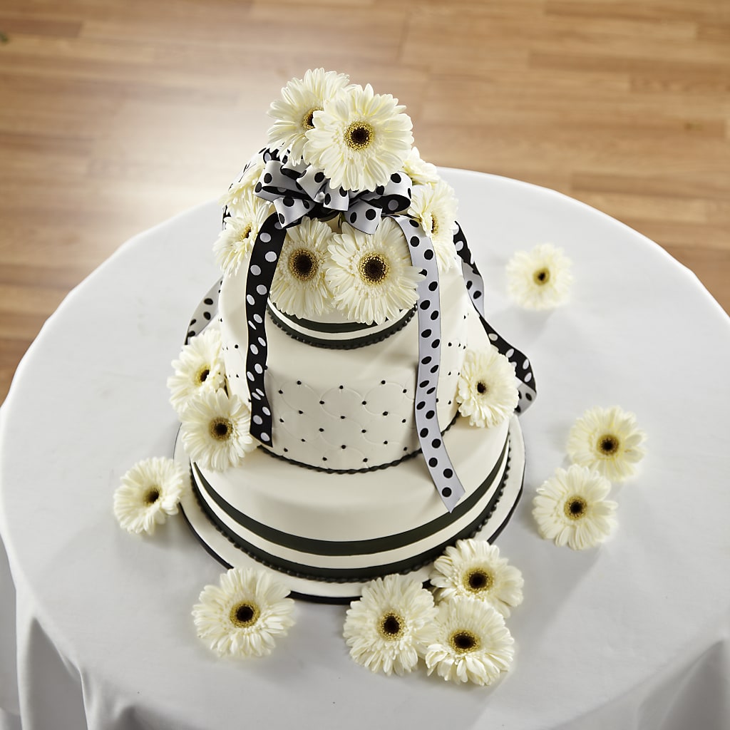 Simple Sophistication Cake Décor – Oliverios Florist, Bridgeport WV