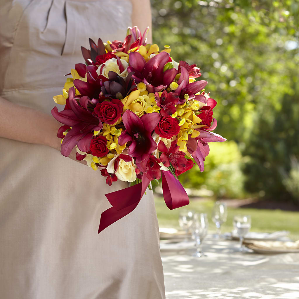 Sunningdale Bouquet – Oliverios Florist, Bridgeport WV