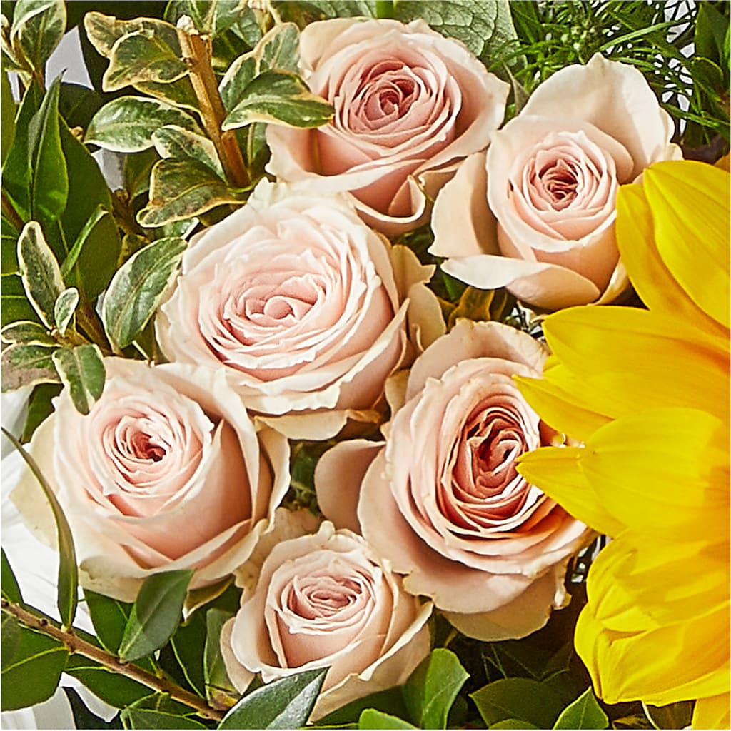 The Good Life Bouquet –  Oliverios Florist, Bridgeport WV