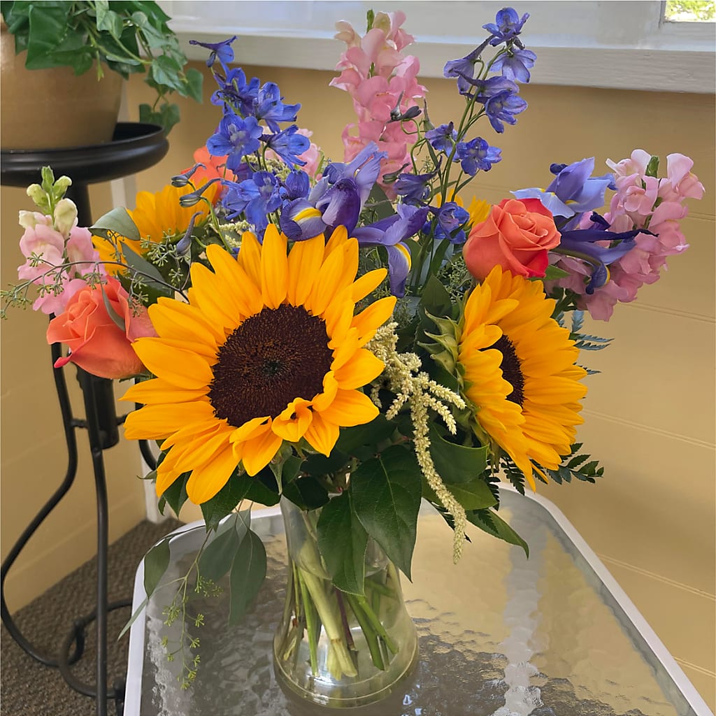 Rays of Life Bouquet –  Oliverios Florist, Bridgeport WV