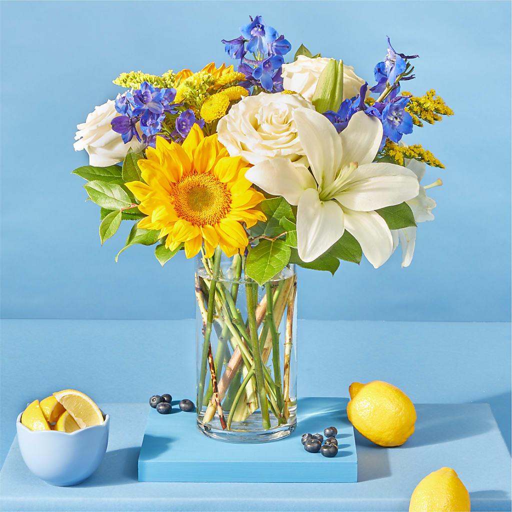 Stargazing Bouquet –  Oliverios Florist, Bridgeport WV