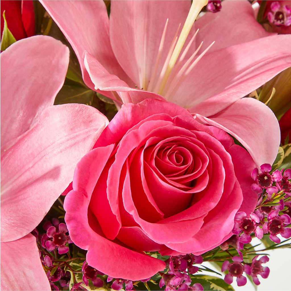 Lucky in Love Bouquet –  Oliverios Florist, Bridgeport WV
