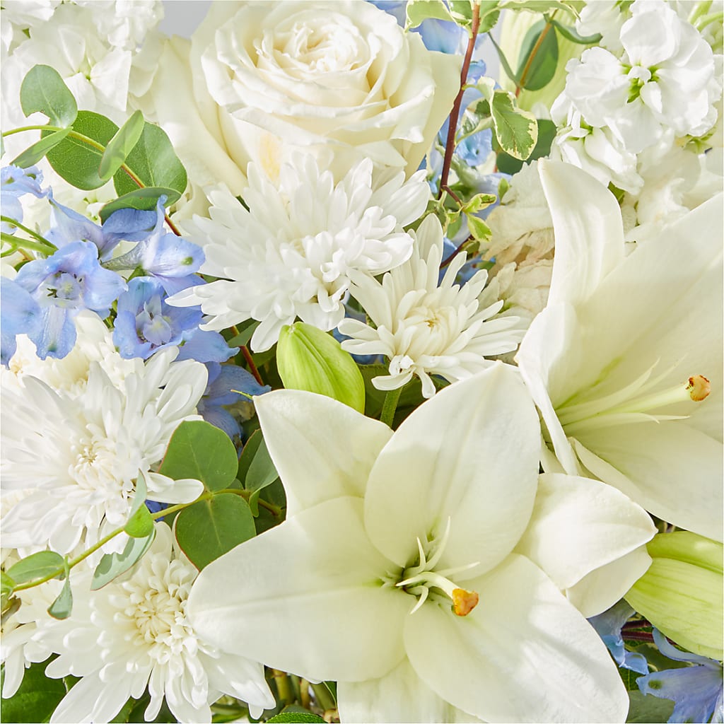Peace of Mind Bouquet –  Oliverios Florist, Bridgeport WV