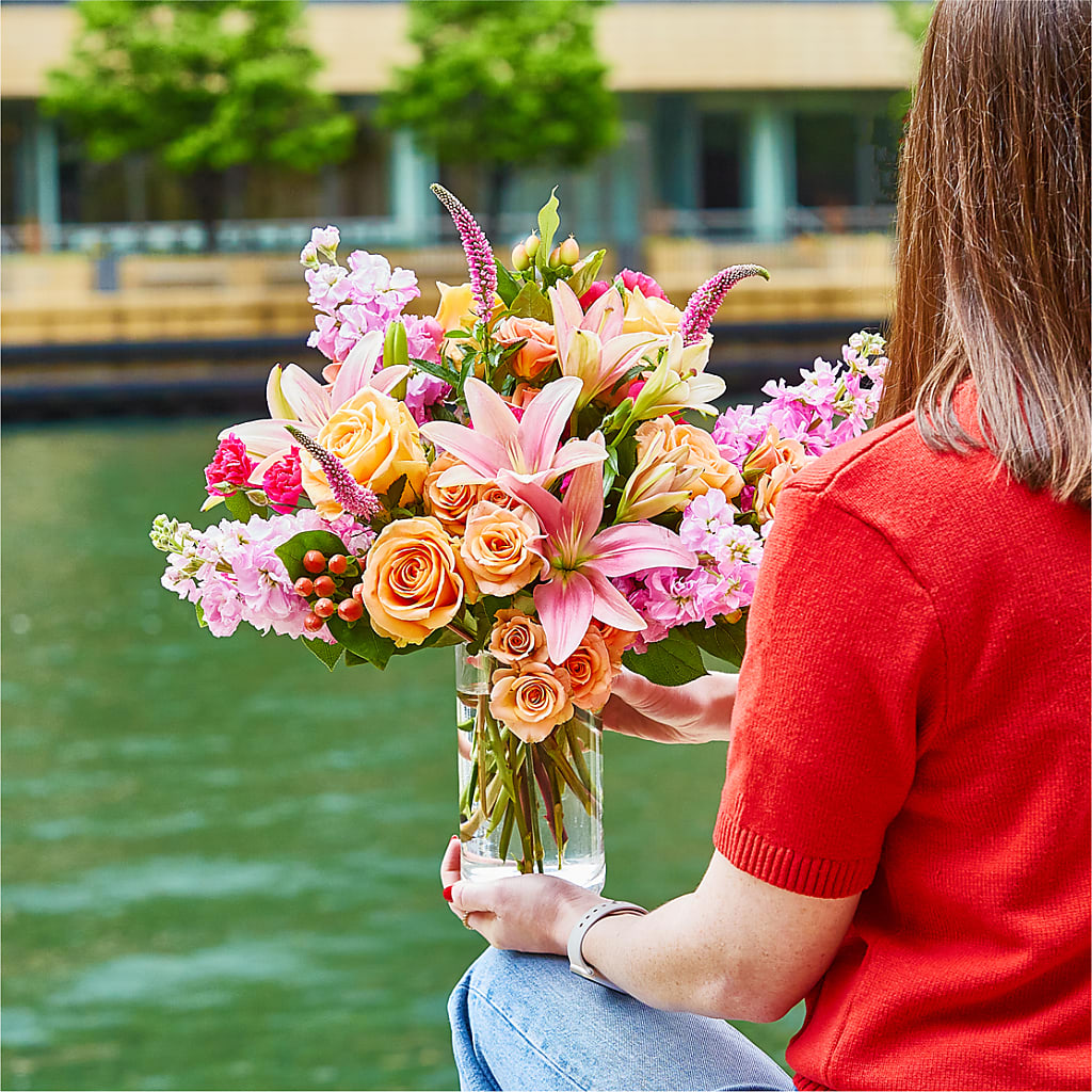 Bisous Bouquet –  Oliverios Florist, Bridgeport WV